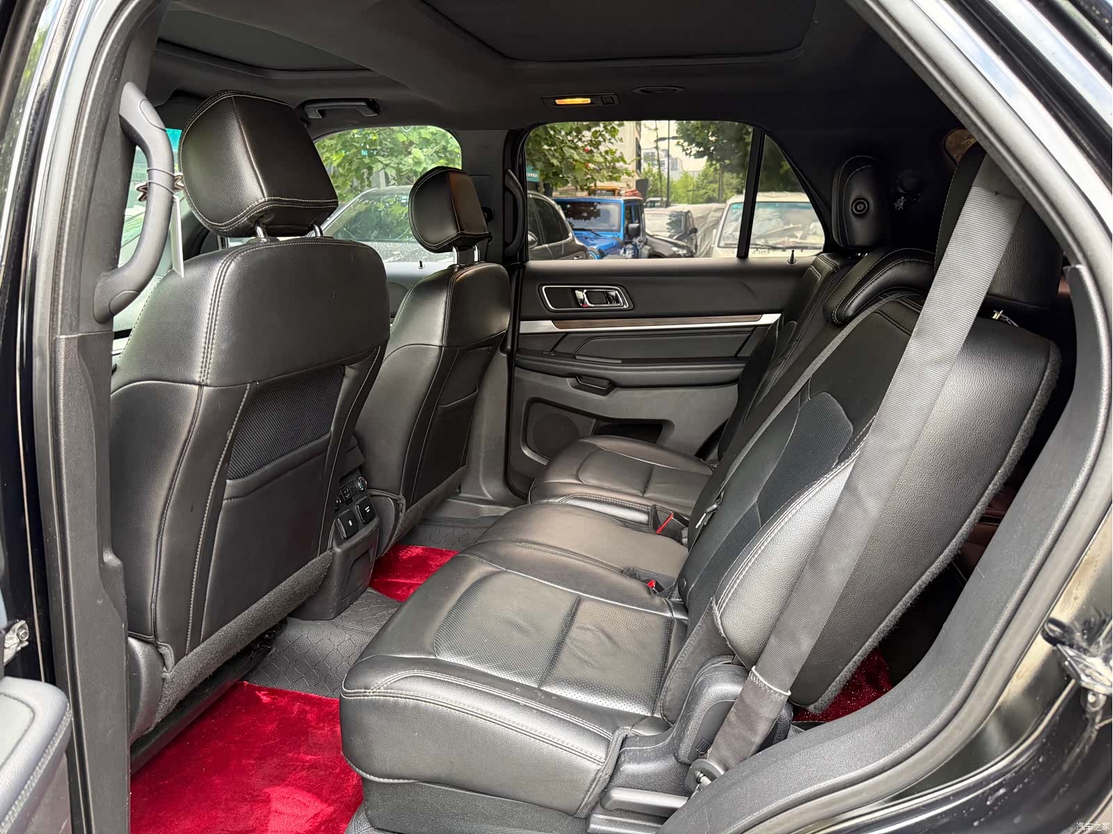 Ford Explorer, 2017 11