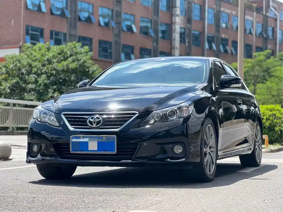 Toyota Reiz