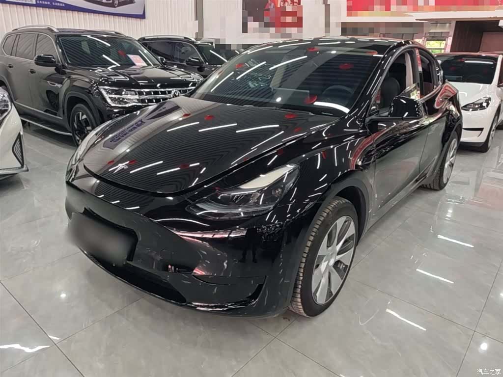 Tesla Model Y, 2023 1