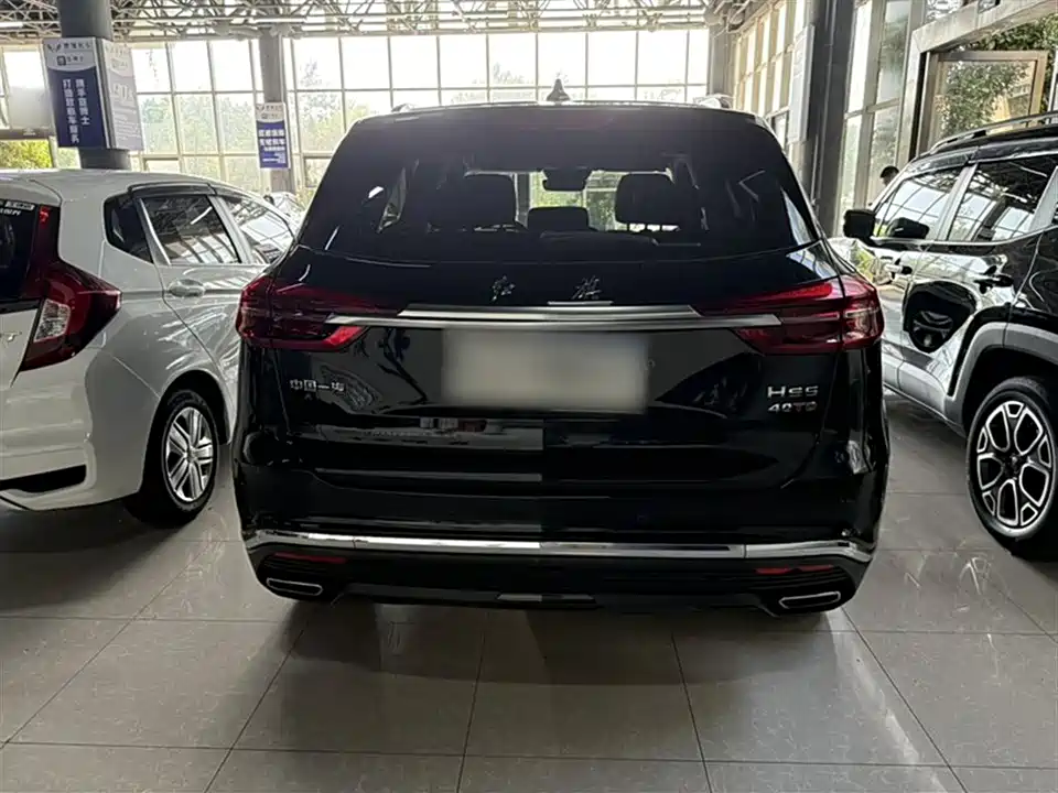 Hongqi HS5