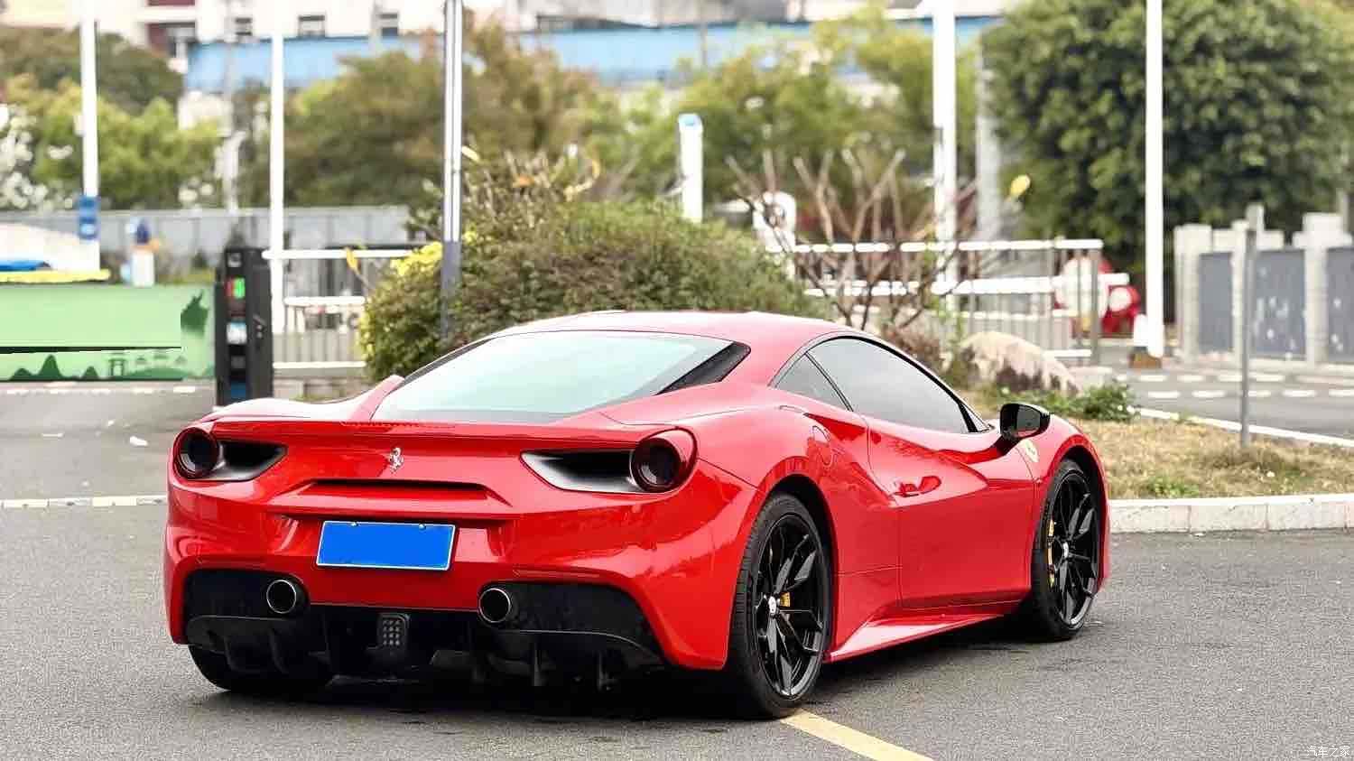 Ferrari 488, 2016 4