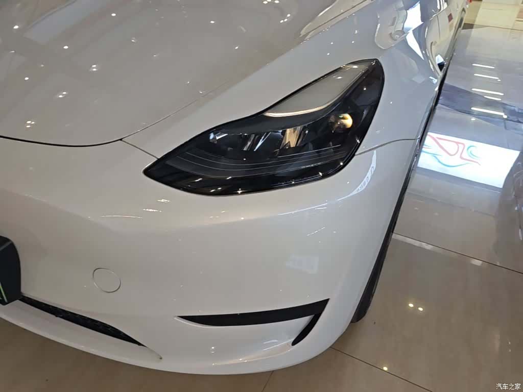 Tesla Model Y, 2024 24