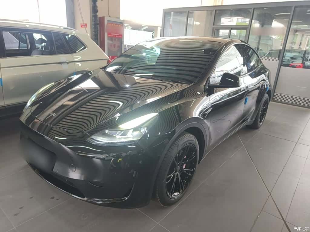 Tesla Model Y, 2023 2