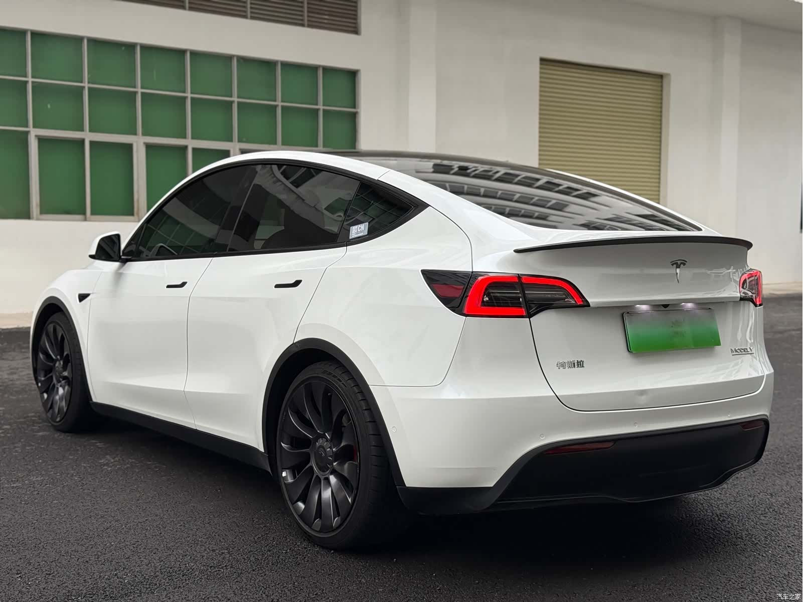 Tesla Model Y, 2022 4