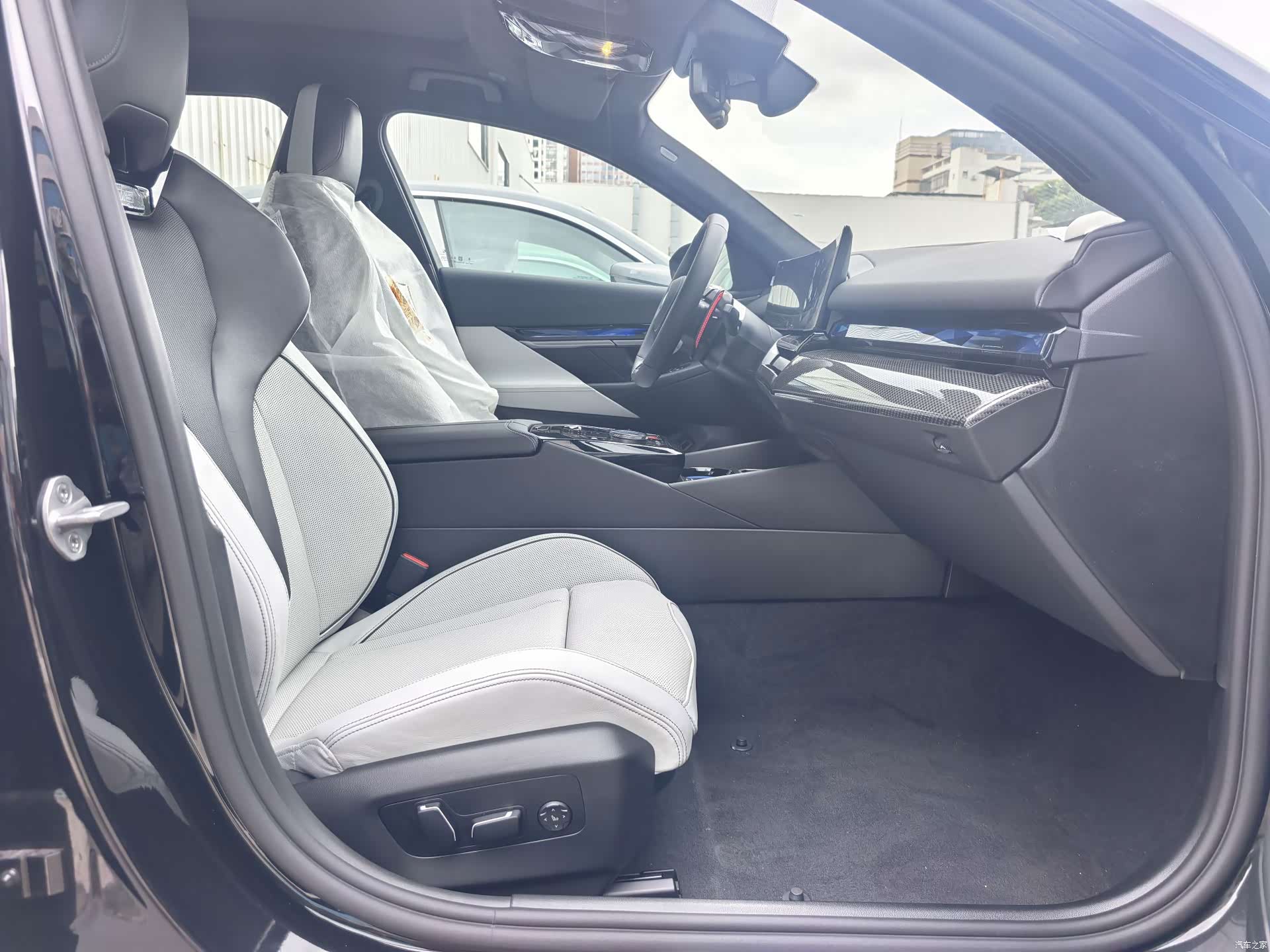 BMW M5, 2023 12