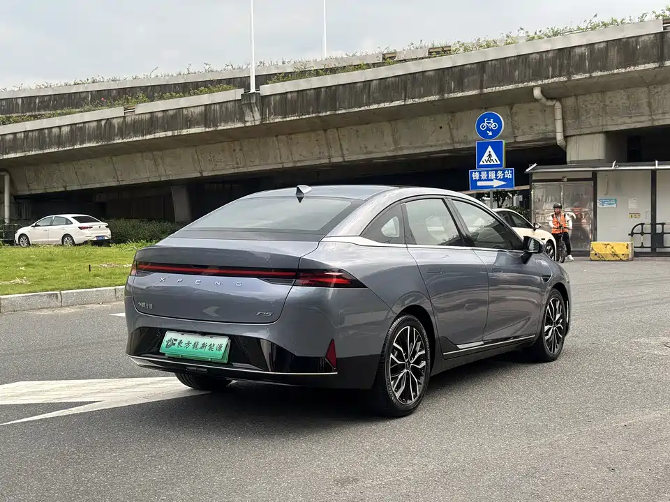 XPENG P5