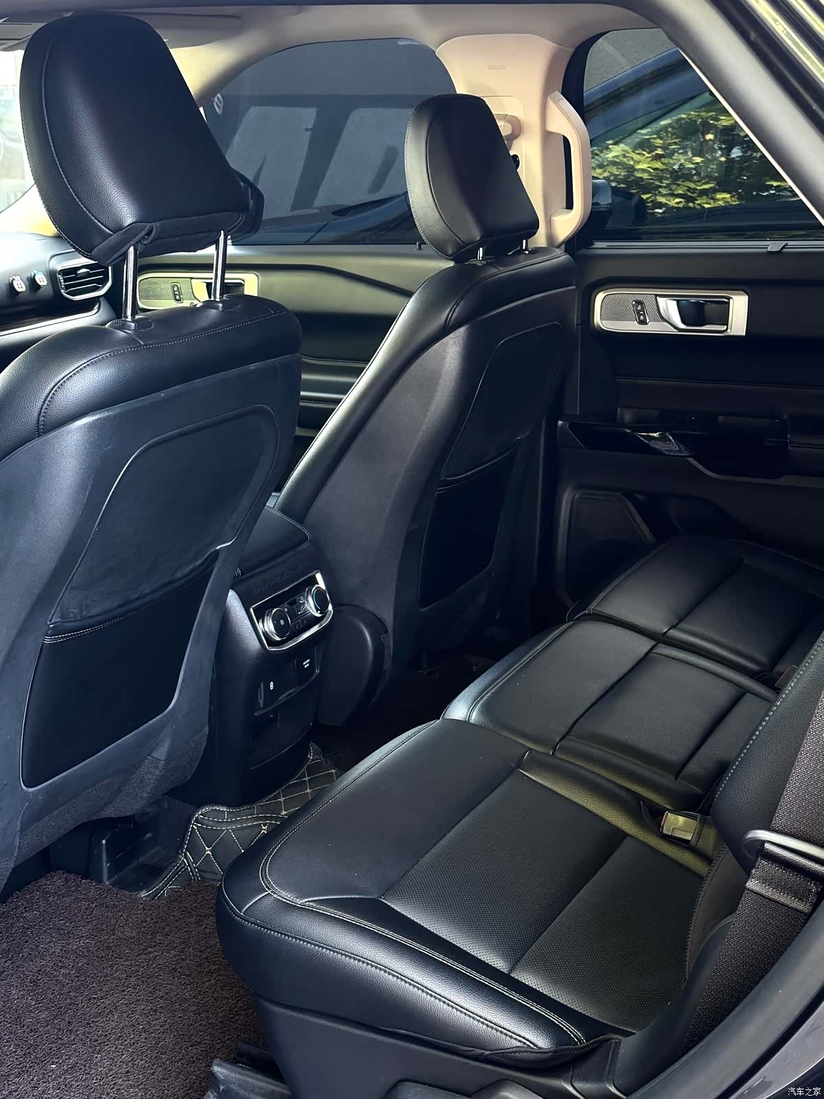 Ford Explorer, 2021 7