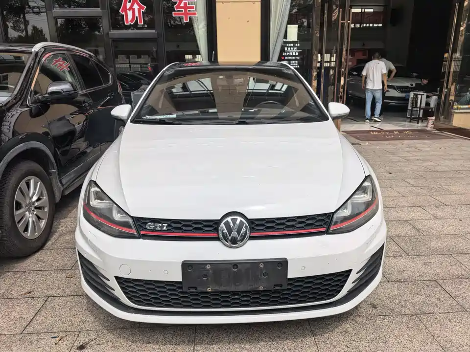 Volkswagen Golf GTI