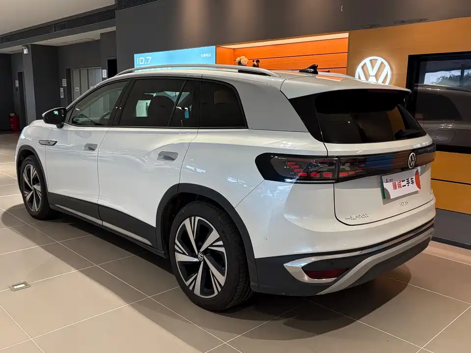 Volkswagen ID.6 CROZZ