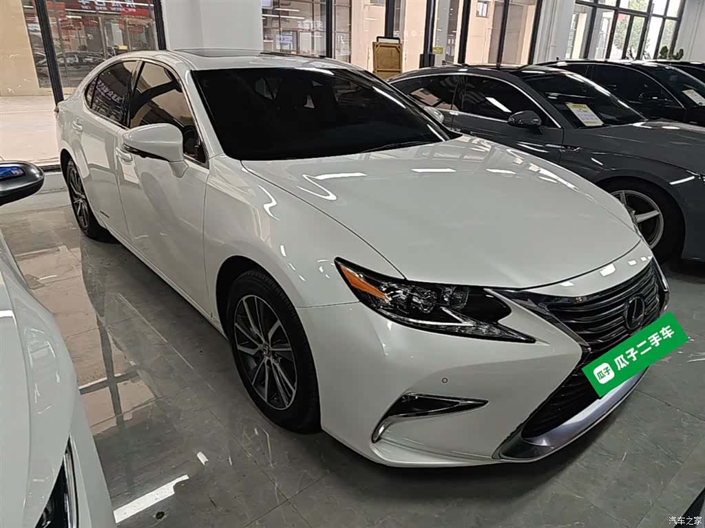 Lexus ES, 2018 4
