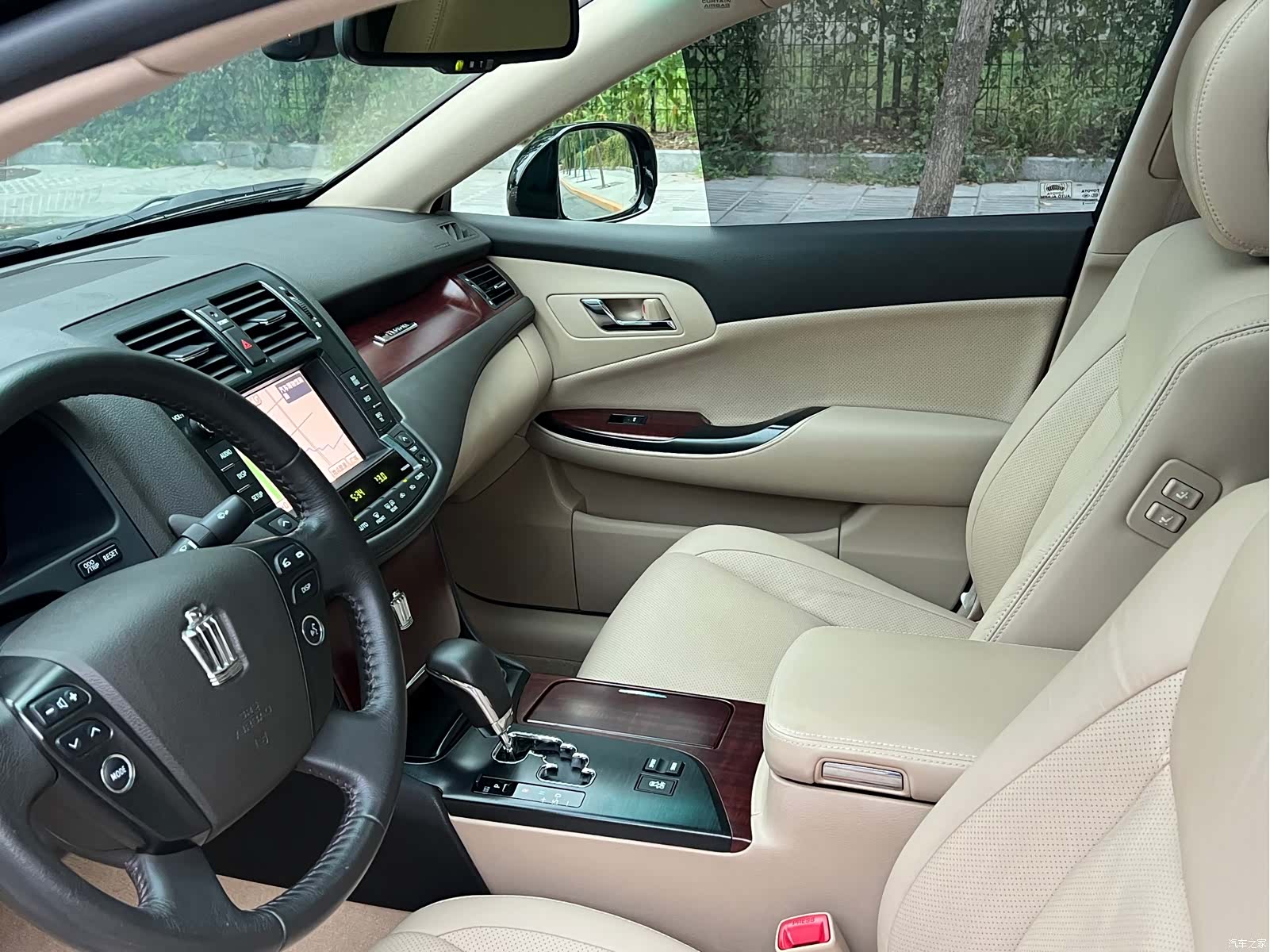 Toyota Crown, 2012 16