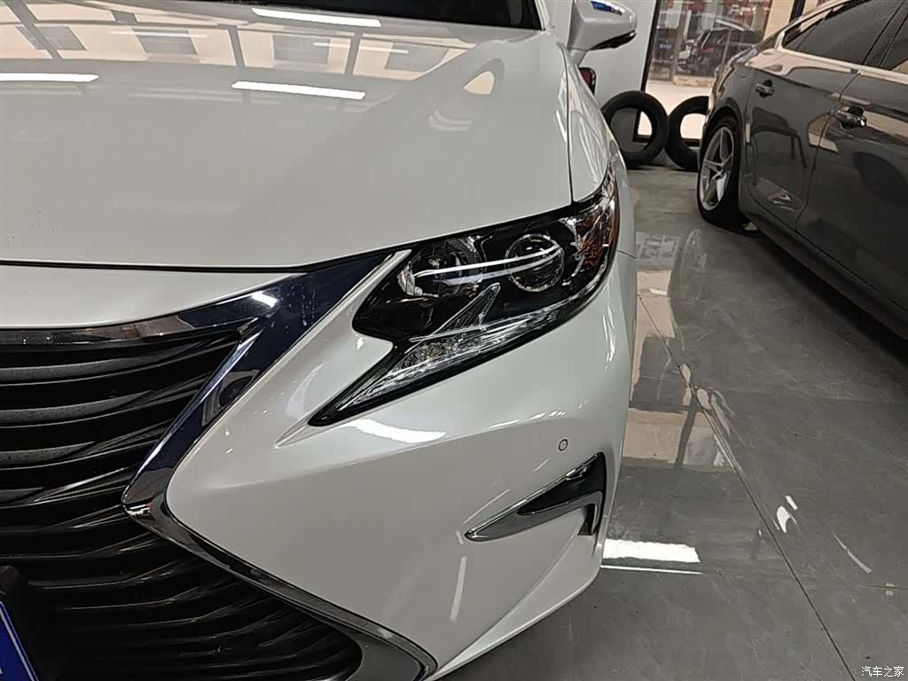 Lexus ES, 2018 24