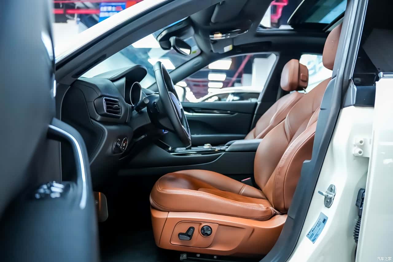Maserati Levante, 2018 6