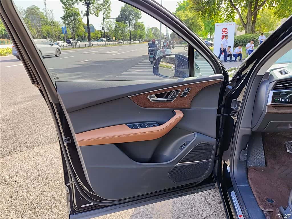 Audi Q7, 2024 6
