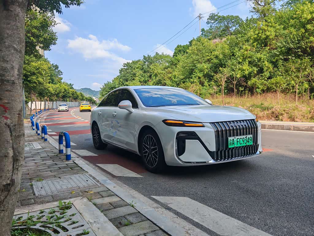 Roewe M7 DMH