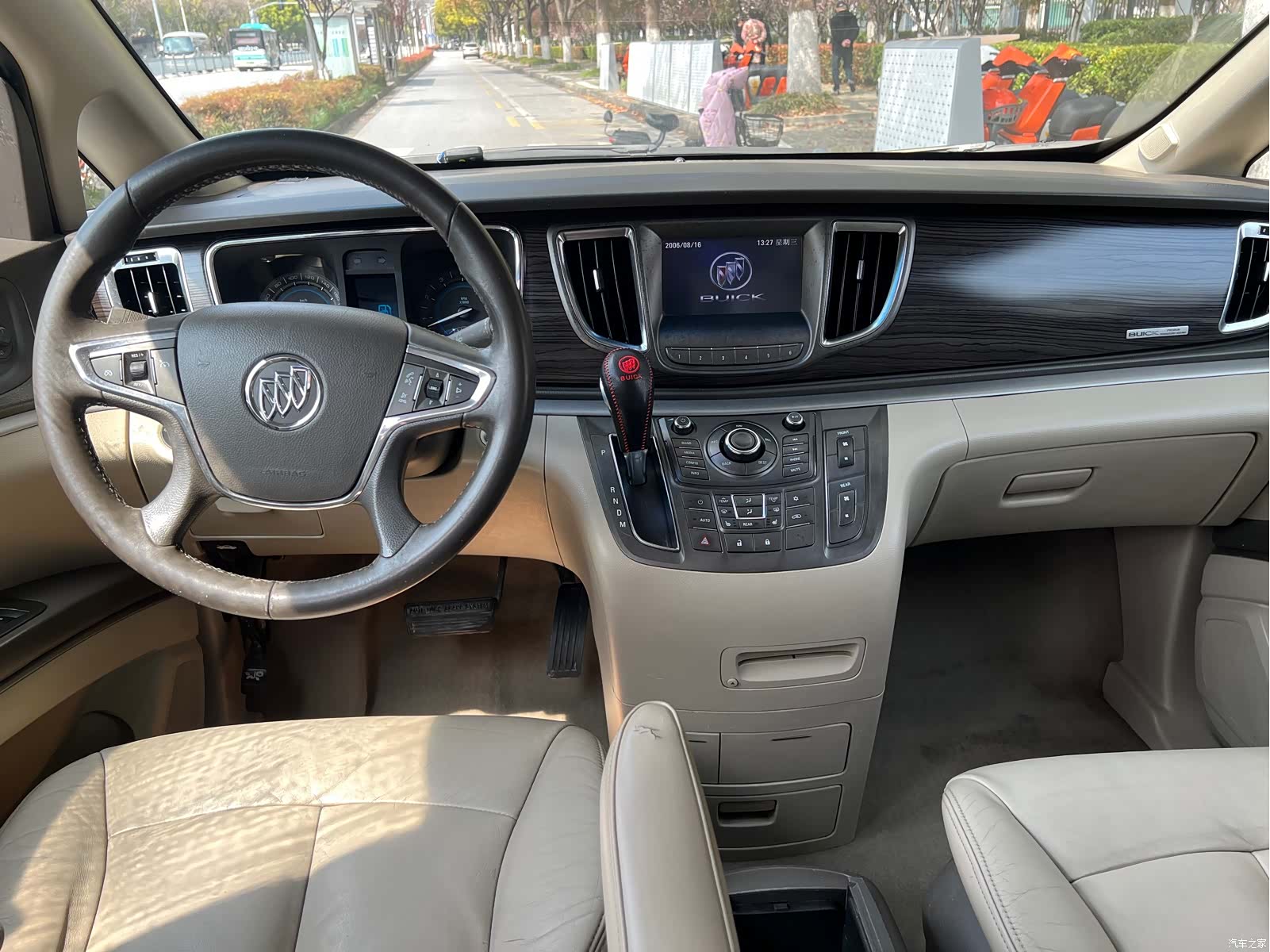 Buick GL8, 2012 11