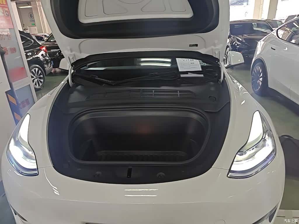 Tesla Model Y, 2022 20