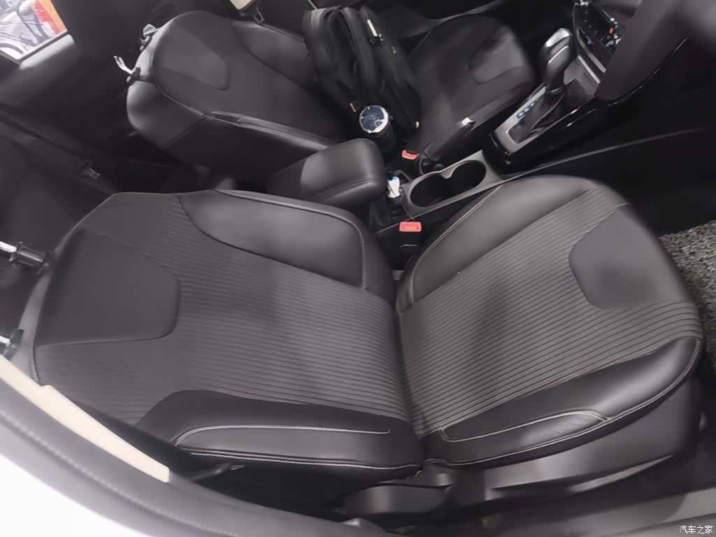 Ford Focus, 2014 25