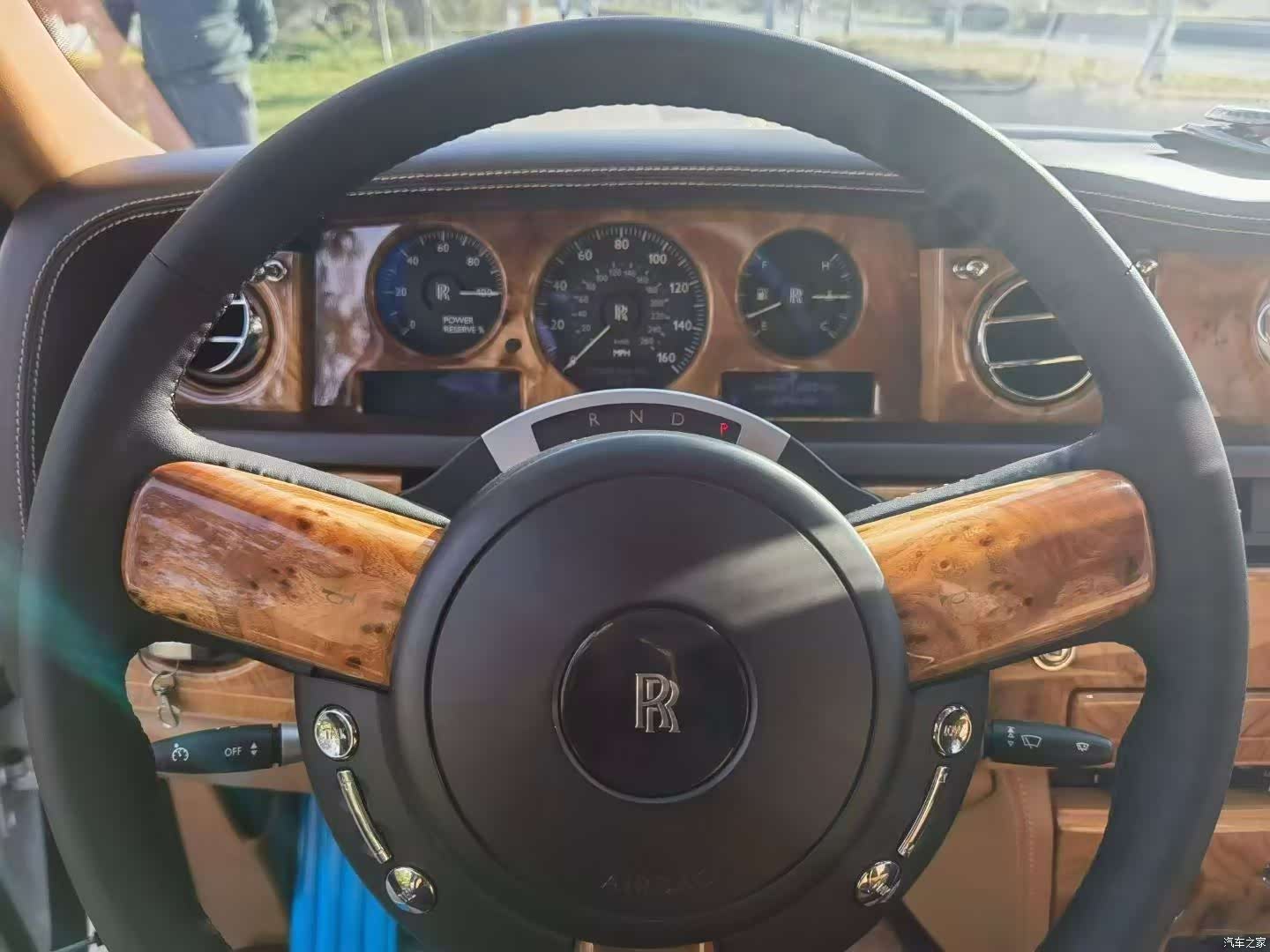 Rolls-Royce Phantom, 2010 6