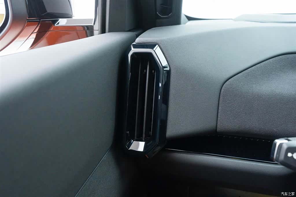 Ford Bronco, 2025 16