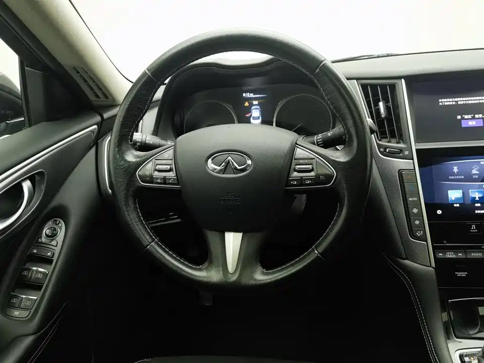 Infiniti Q50L