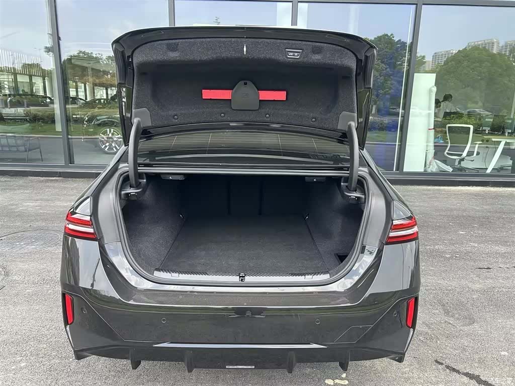 BMW i5, 2026 17