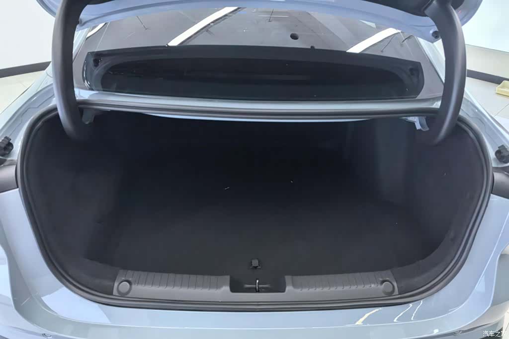 Geely Galaxy L6, 2024 4