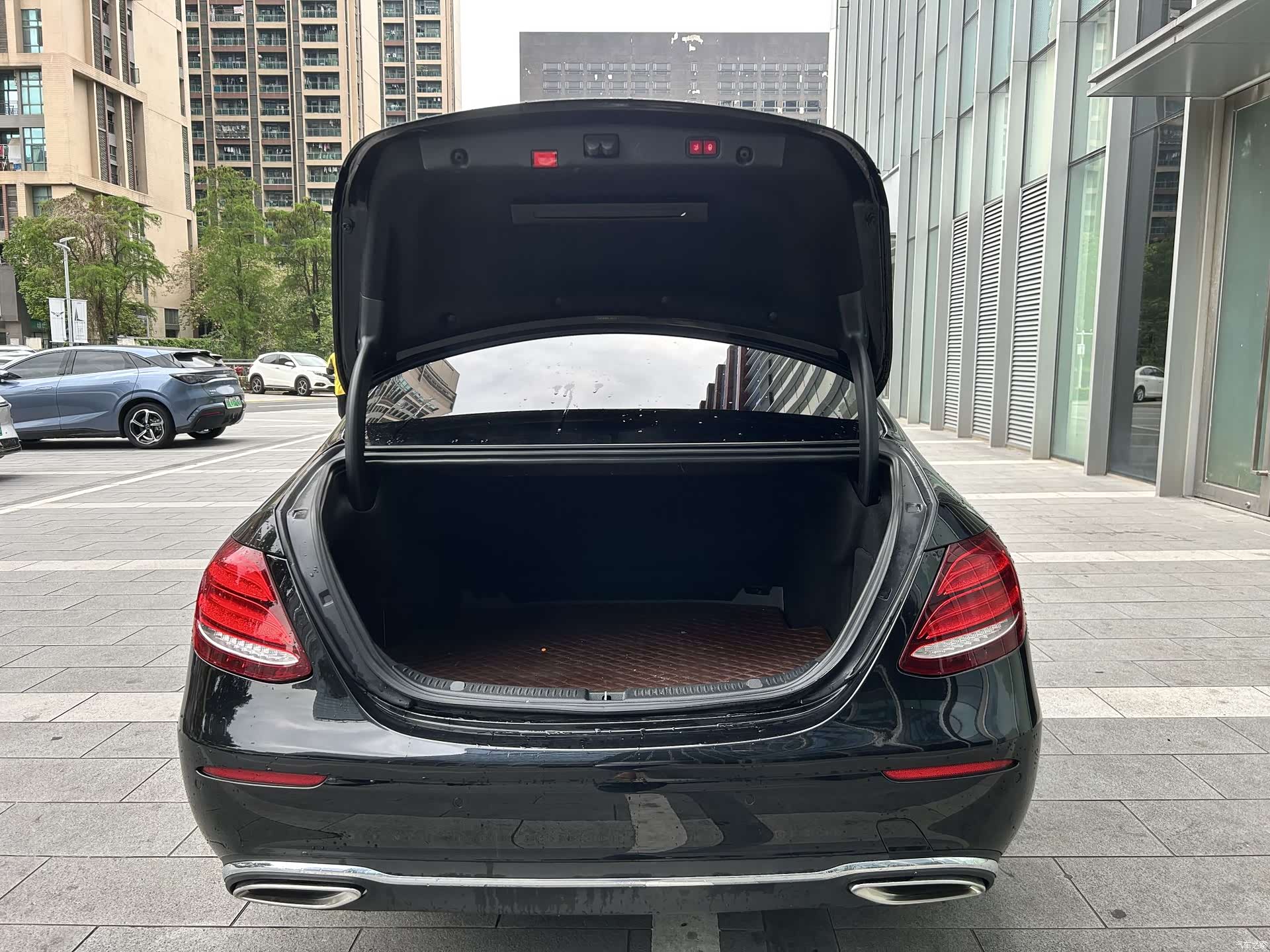 Mercedes-Benz E-Class, 2020 18