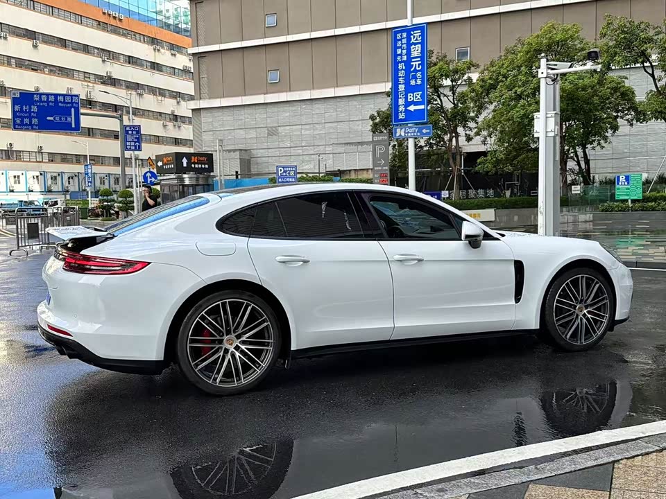 Porsche Panamera