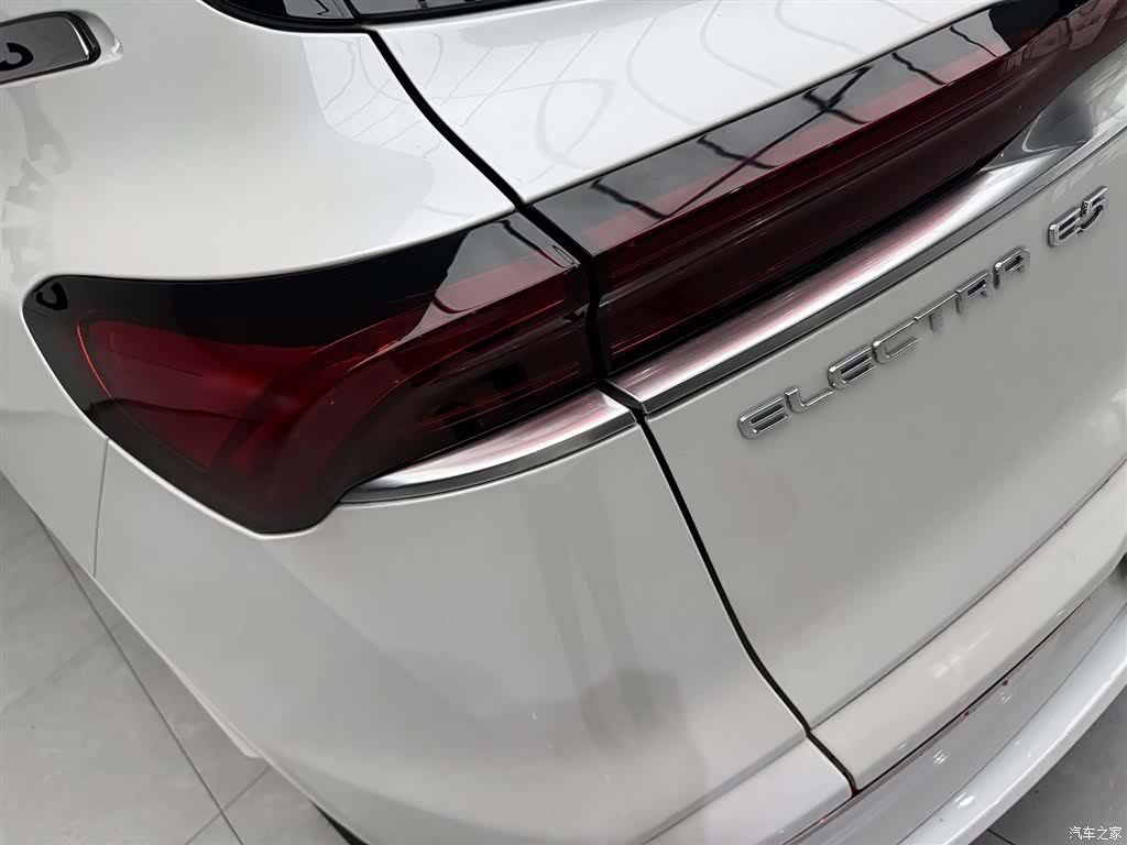 Buick E5, 2025 8