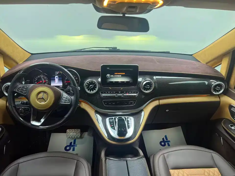 Mercedes-Benz V-class