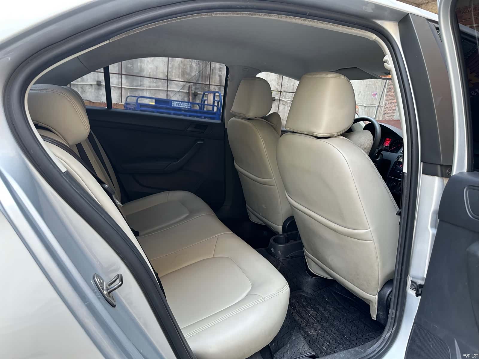 Volkswagen Santana, 2014 9