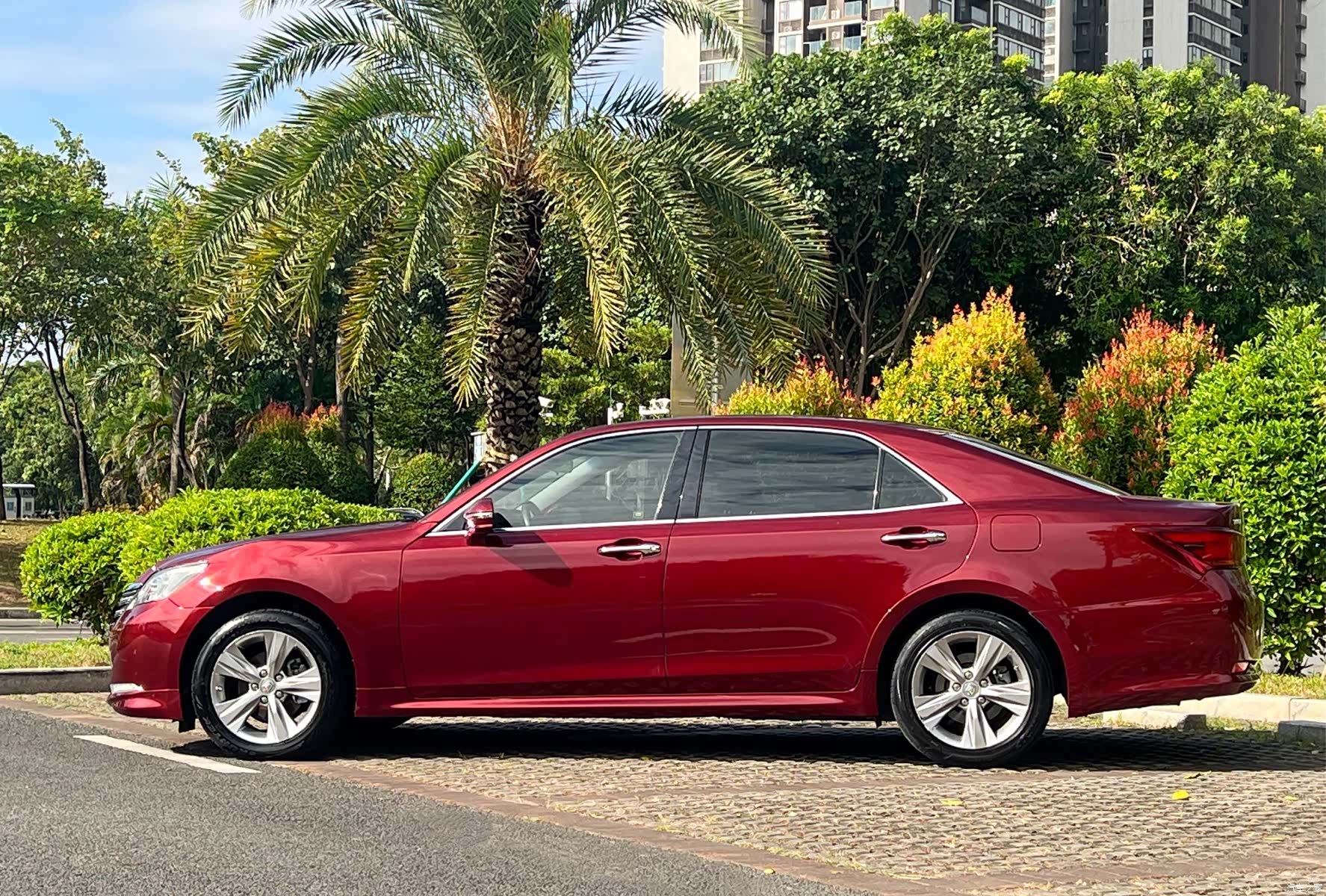 Toyota Crown, 2015 16