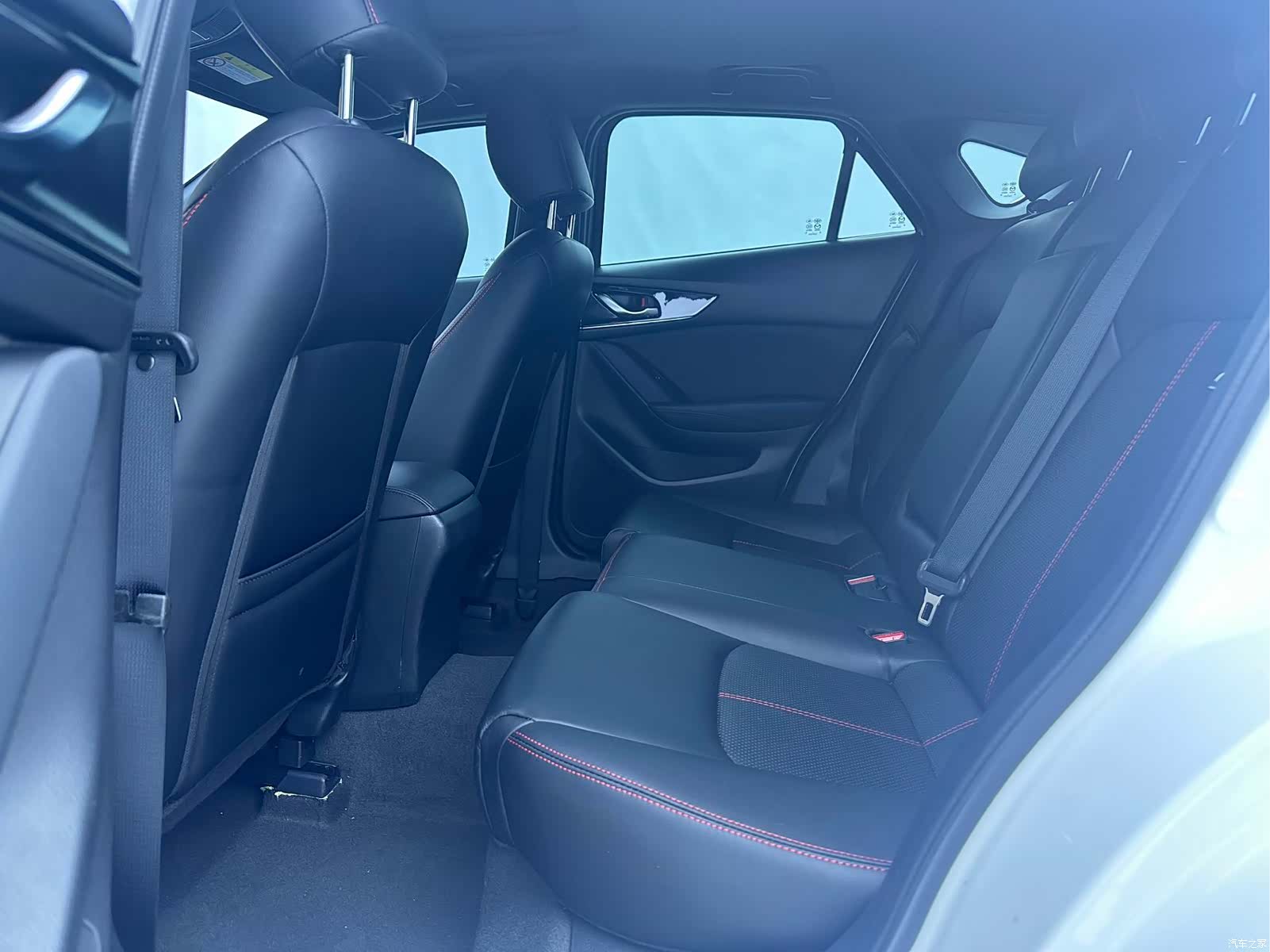 Mazda CX-4, 2023 12