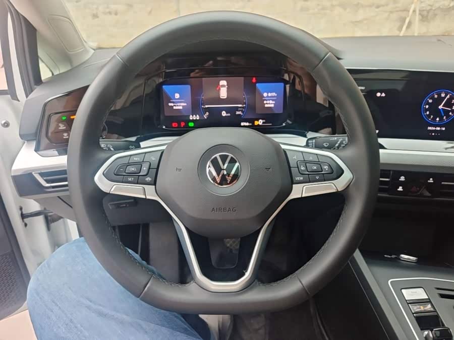 Volkswagen Golf 2024, фото 10
