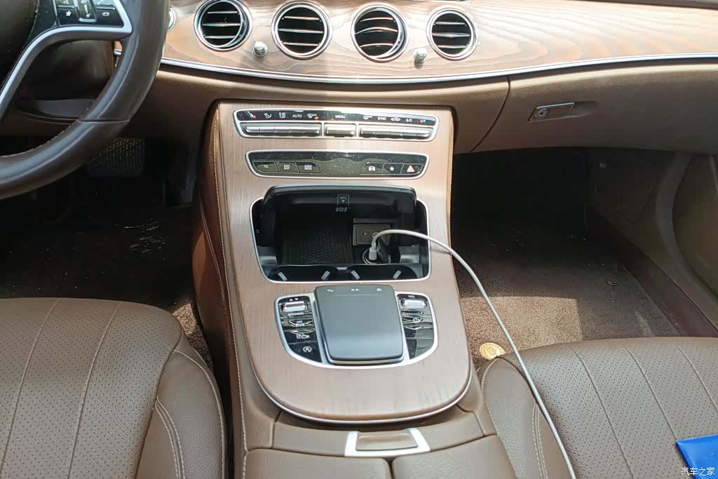 Mercedes-Benz E-Class, 2023 16