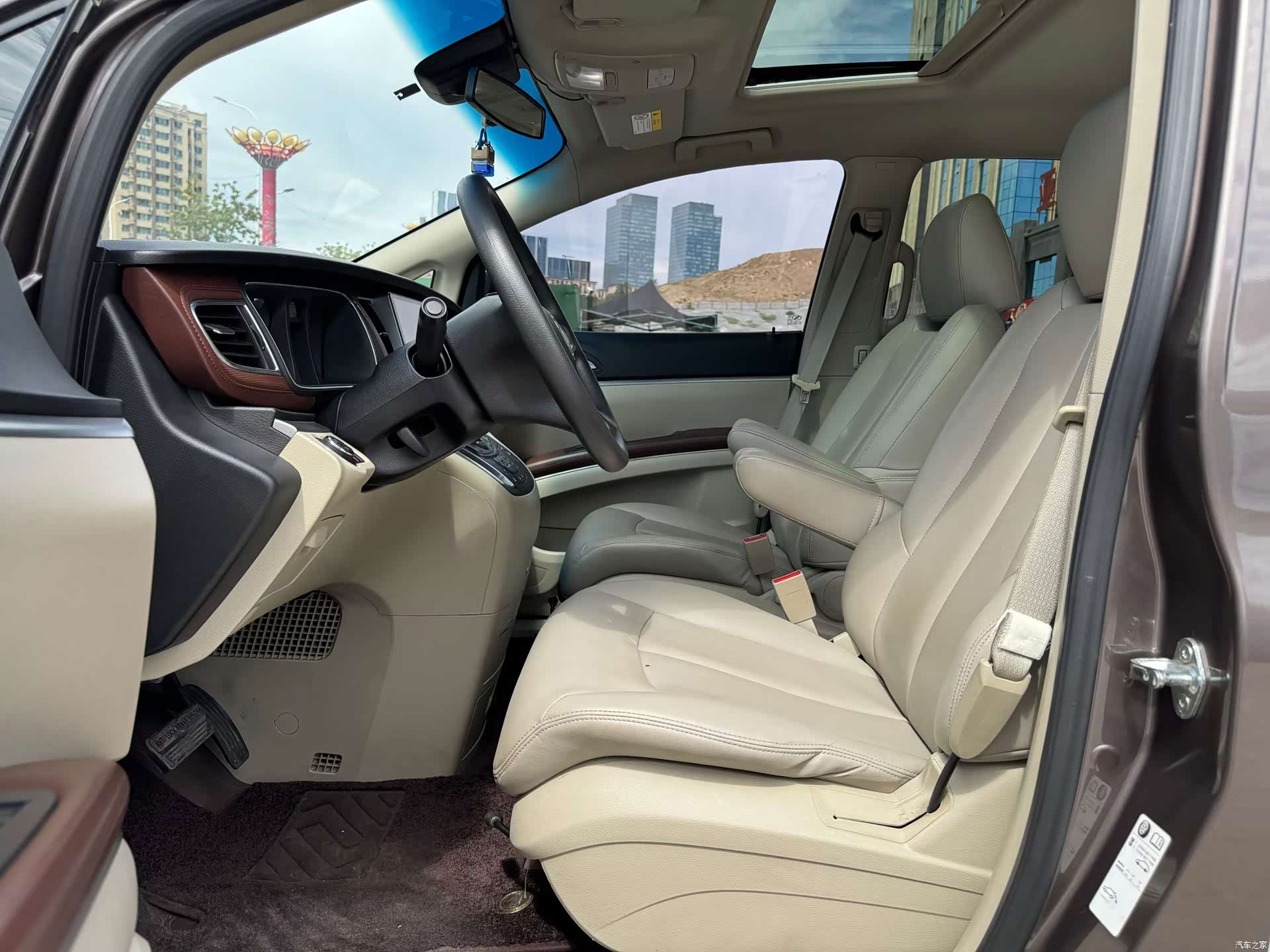 Buick GL8, 2017 все фото