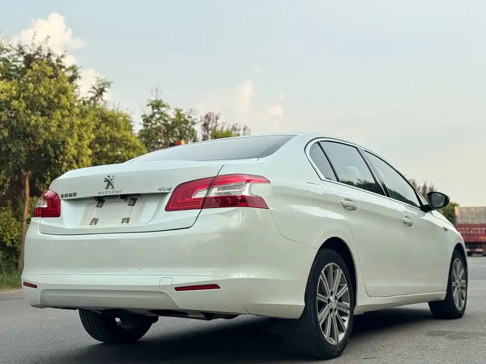 Peugeot 408