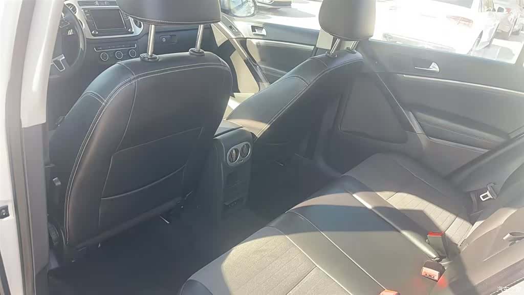 Volkswagen Tiguan, 2015 все фото