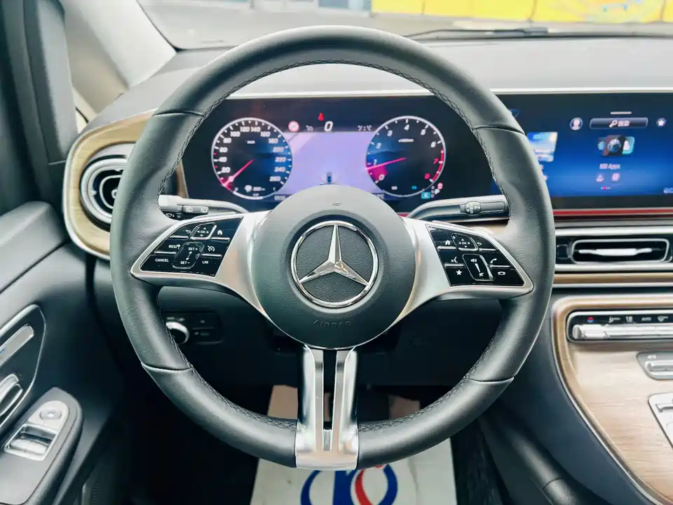 Mercedes-Benz V-class