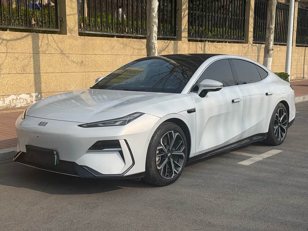 Geely Galaxy E8