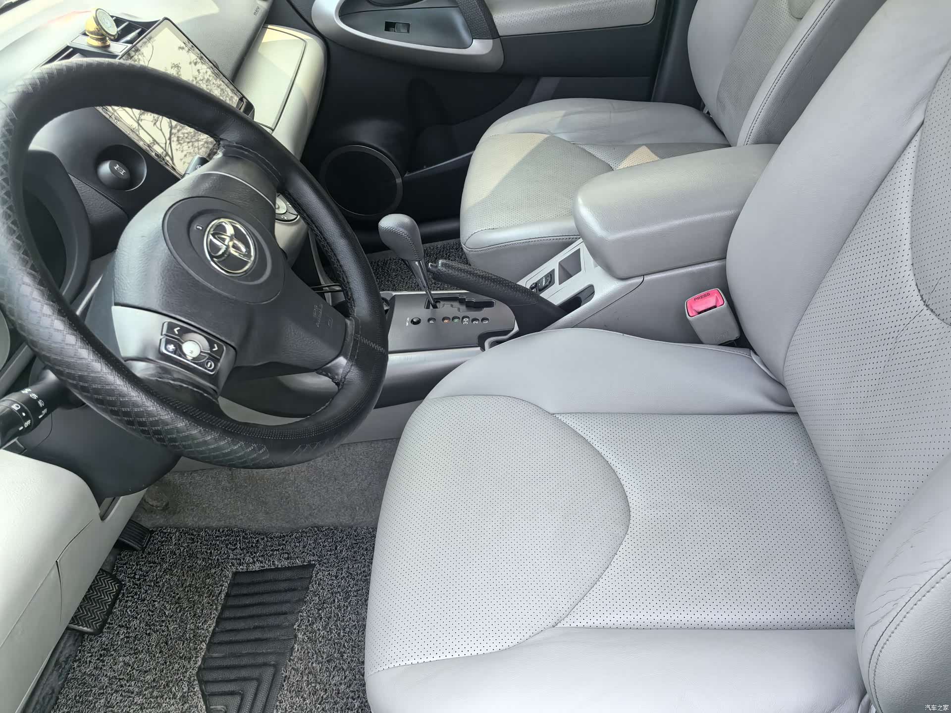 Toyota RAV4, 2008 3