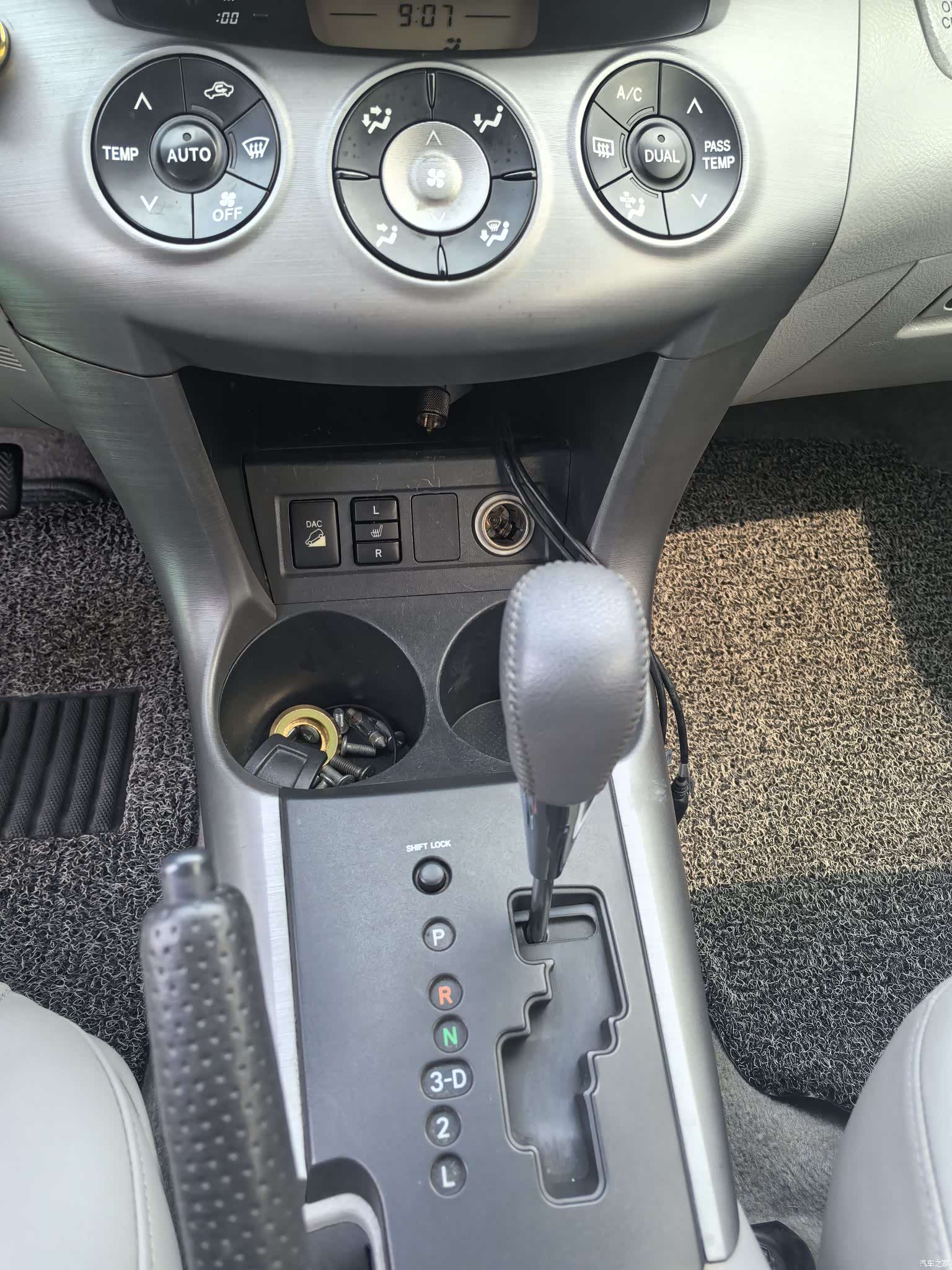 Toyota RAV4, 2008 6
