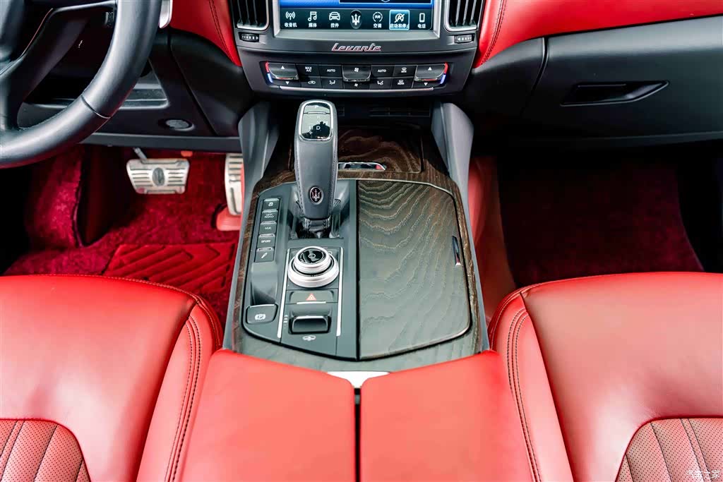 Maserati Levante, 2020 12