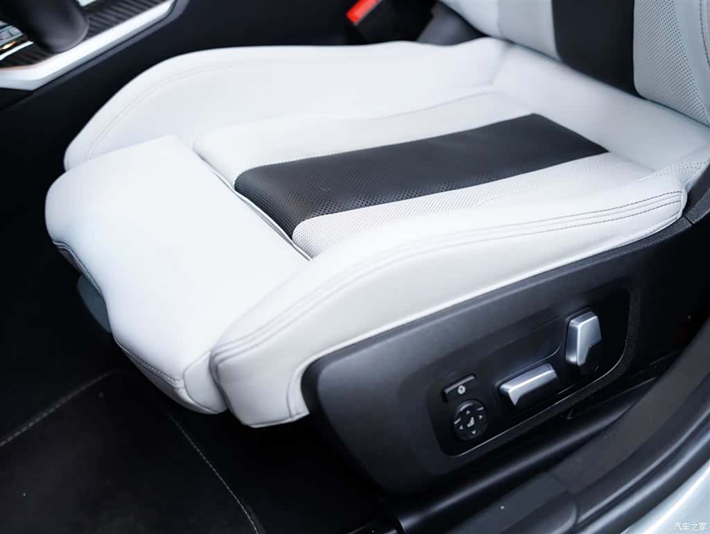 BMW M3, 2024 29
