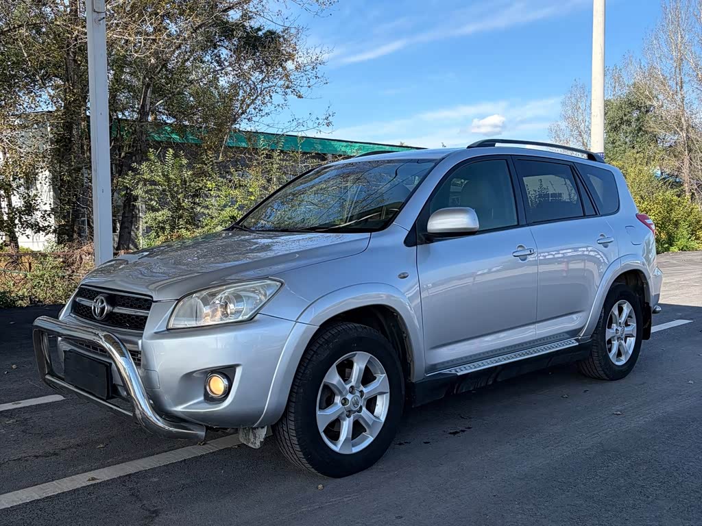 Toyota RAV4 2009 2.4L AT Luxury