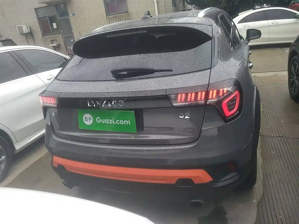 Lynk & Co 02