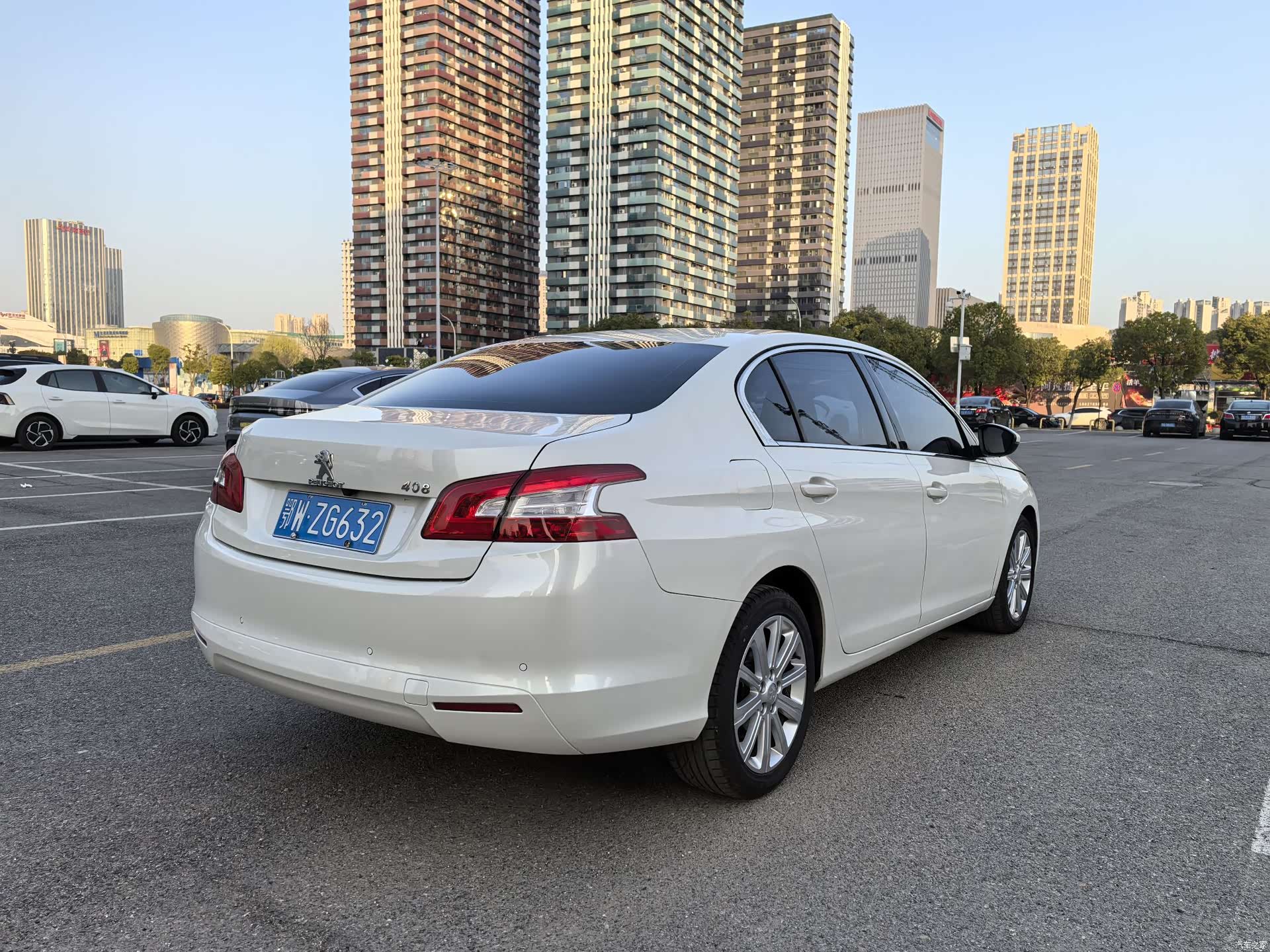 Peugeot 408, 2016 все фото