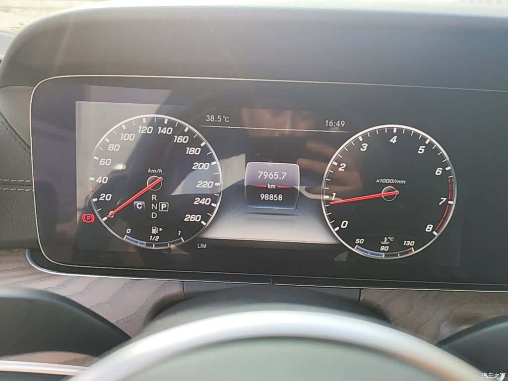 Mercedes-Benz E-Class, 2019 12