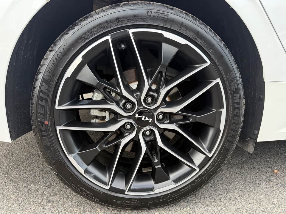 Kia K5 Kia K5